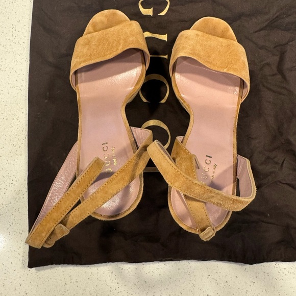 High Heels but very comfy Caramel Platform Gucci! As new! Used only twice! - Picture 12 of 13